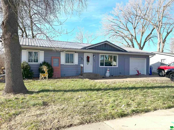 131 Catalina Ave, Vermillion, SD 57069