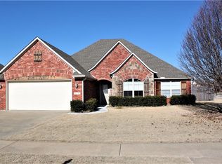 3450 W Bayham Pl, Fayetteville, AR 72704