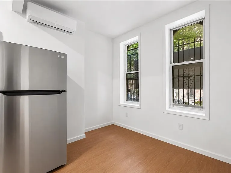 324 Eldert St #1A — Photo 4