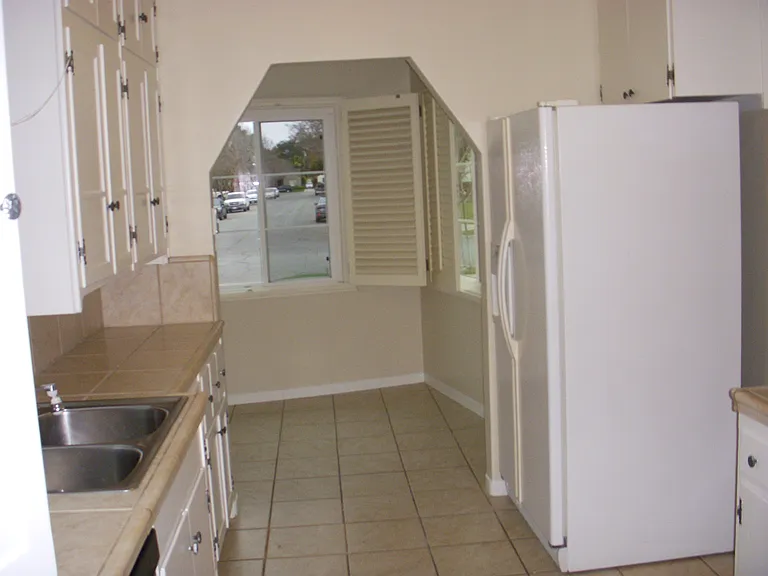 235 Alameda Ave — Photo 3