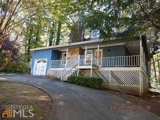563 Lakeshore Dr photo 1