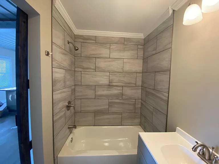 323 The Plaza — Photo 5