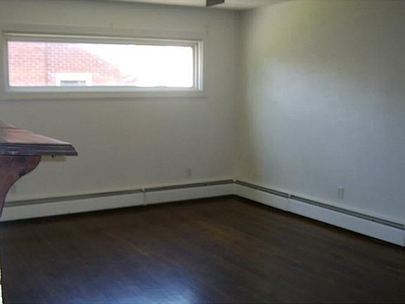 2nd image of 119 Hull St