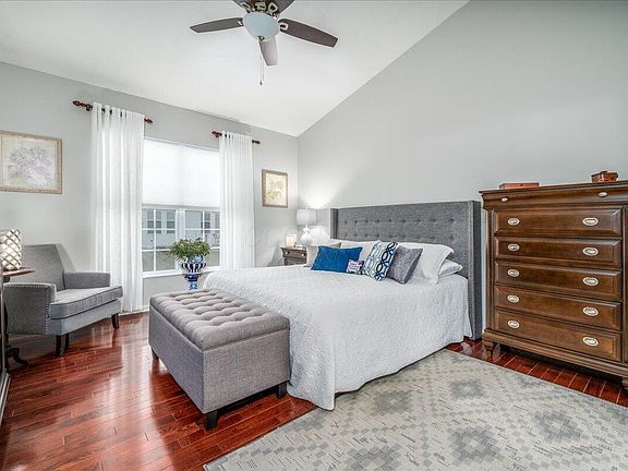 3rd image of 3272 Belstead Dr