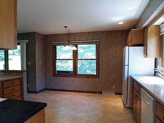 4th image of 1117 Cliffwood Ln
