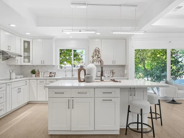 592 Sunnymount Ave, Sunnyvale, CA 94087