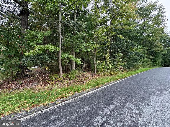 4th image of 1635 Wall Dr