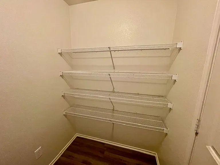 820 Wrigley Dr — Photo 12
