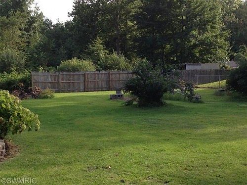2nd image of 46607 Sycamore Dr