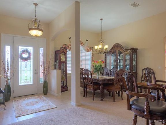 3rd image of 816 Deer Fern Ave