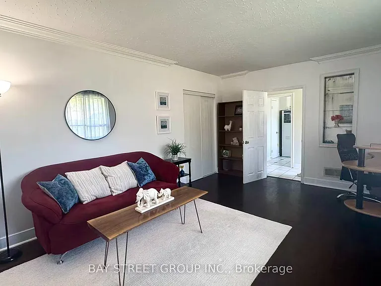 14 Macbeth Blvd — Photo 7