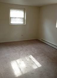 4th image of 130 Bourne Ave APT 17