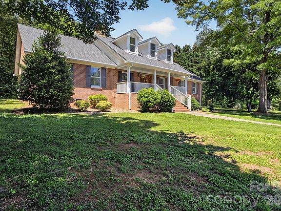 4th image of 8234 Dennis Rd