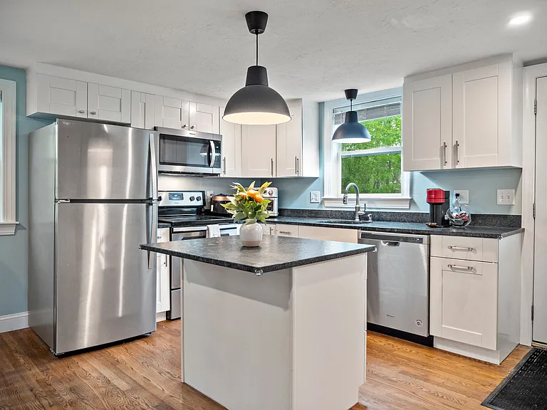 36 Brackett Rd — Photo 8