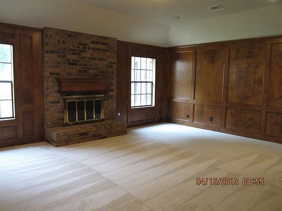 3rd image of 613 Kings Ct