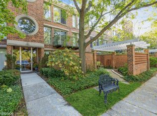 7050 Arbor Ln UNIT 104, Northfield, IL 60093