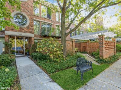 7050 Arbor Ln UNIT 104, Northfield, IL, 60093