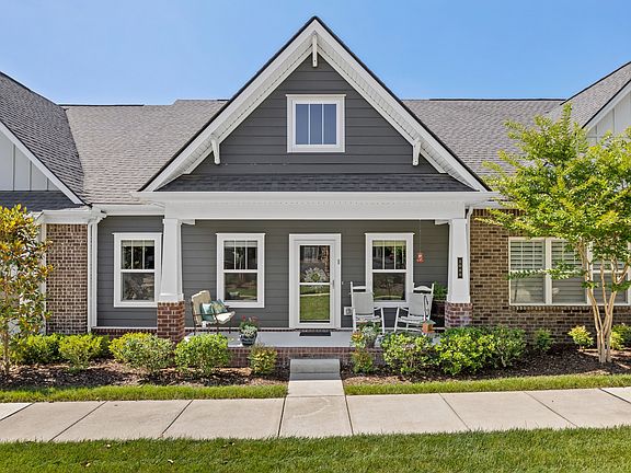 2nd image of 2088 Moultrie Cir