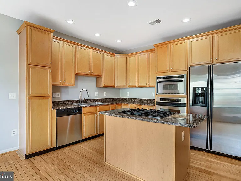 22616 Welborne Manor Sq — Photo 16
