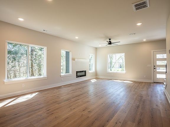 4th image of 13 Hillborough Ln