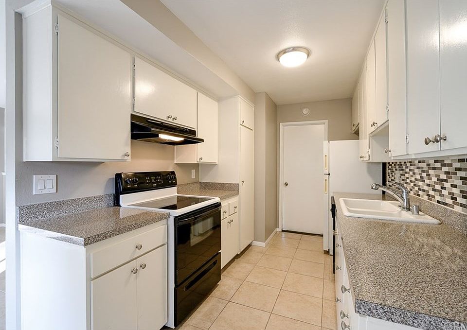 1st image of 2817 E Jackson Ave Unit B
