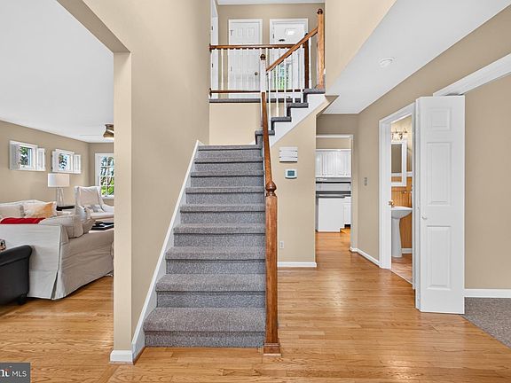 5th image of 20 Bay Breeze Dr
