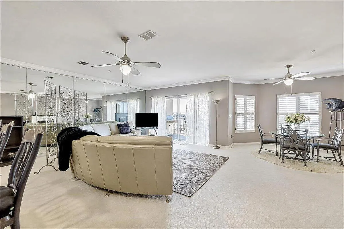 212 Harbor Blvd — Photo 4