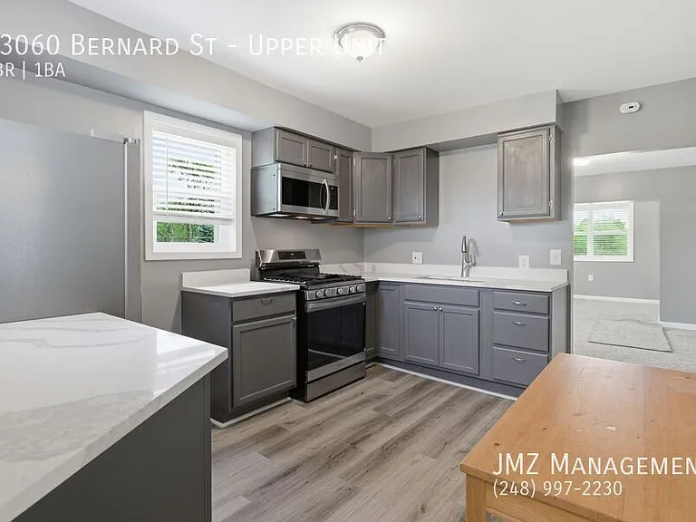 23060 Bernard St #UPPER — Photo 2