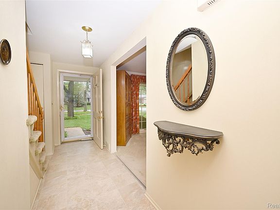 3rd image of 30025 Spring River Dr