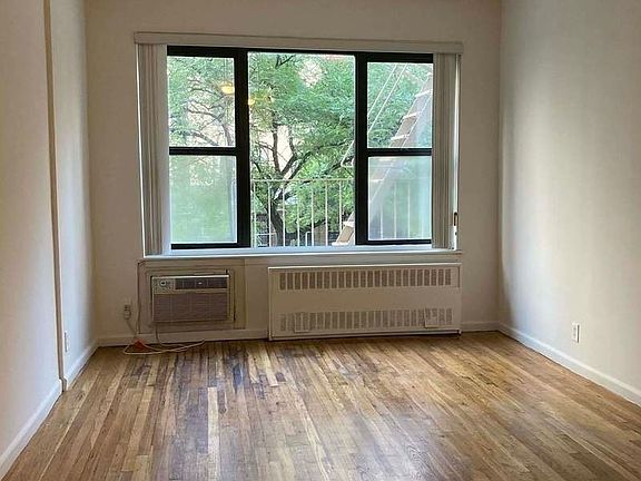 3rd image of 424 W 57th St #21B