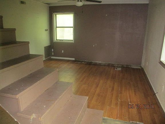 3rd image of 761 Mill Creek Dr