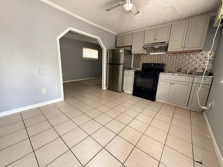 404 14th Ave S #2 — Photo 1