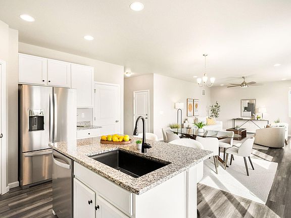 5th image of 1700 Marlowe Cir E