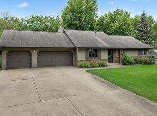 N6803 Donlin Dr, Pardeeville, WI 53954
