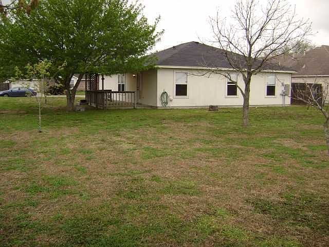2nd image of 910 Travis St