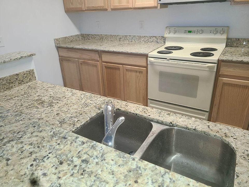 1st image of 4225 Thornbriar Ln APT 304