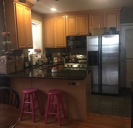 2nd image of 831 Westwood Dr APT 1S