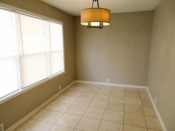 4th image of 3211 33rd St