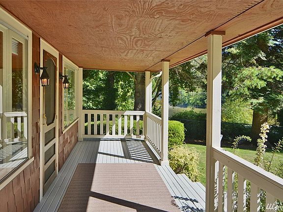 5th image of 7790 Beach Dr E