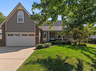 409 SE Breon Bay, Lees Summit, MO 64063