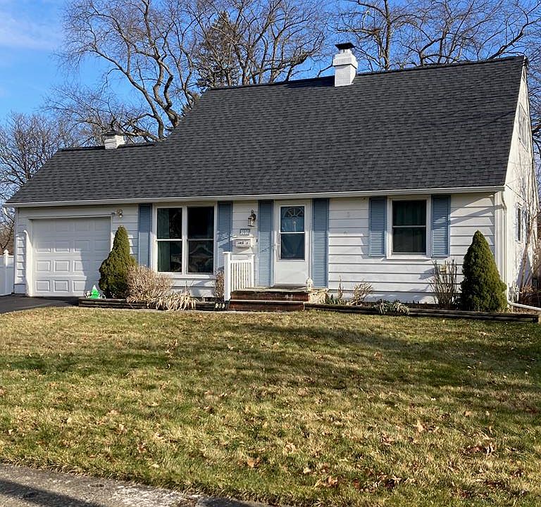 1st image of 303 Wisteria Way