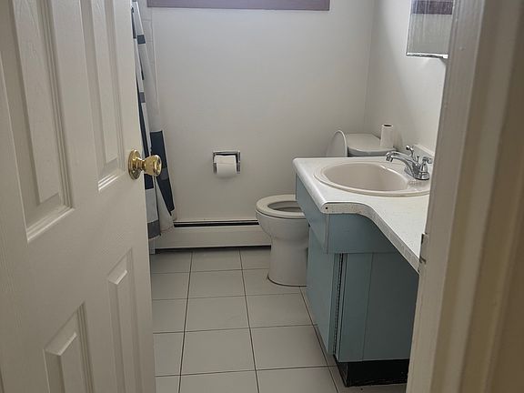 5th image of 10 Doxsey Pl APT 2