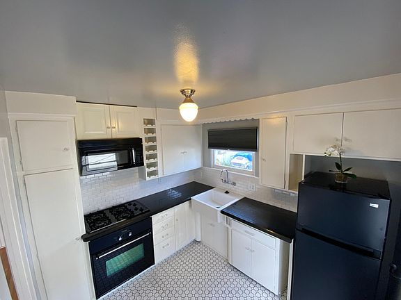 5th image of 4550 1/2 35th St