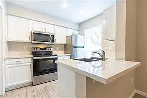 3900 Woodchase Dr #132 — Photo 7