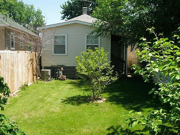 2nd image of 4228 Northcote Ave
