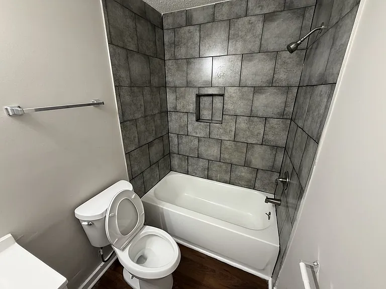 2156 Ethlyn Ave — Photo 12