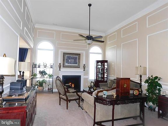 3rd image of 9354 Lovett Ln