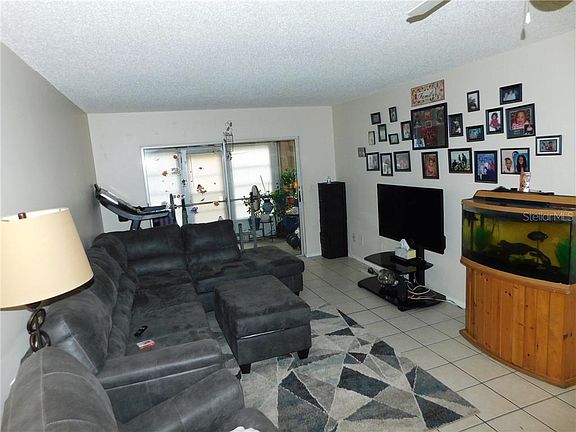 4th image of 3122 30th Ave N APT 105