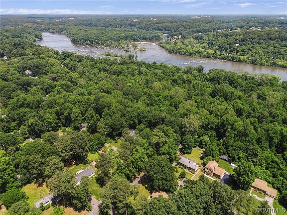 5th image of 6914 Bluff Dr