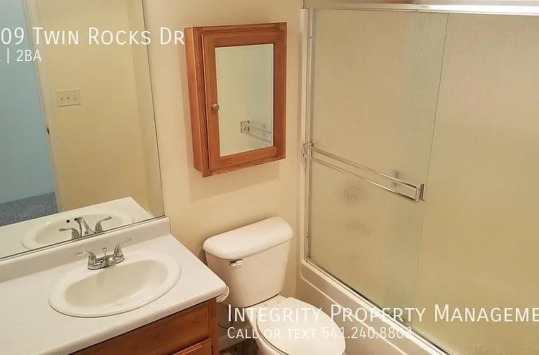 1209 Twin Rocks Dr — Photo 17